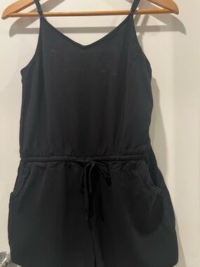 Old Navy Black V-Neck Tee